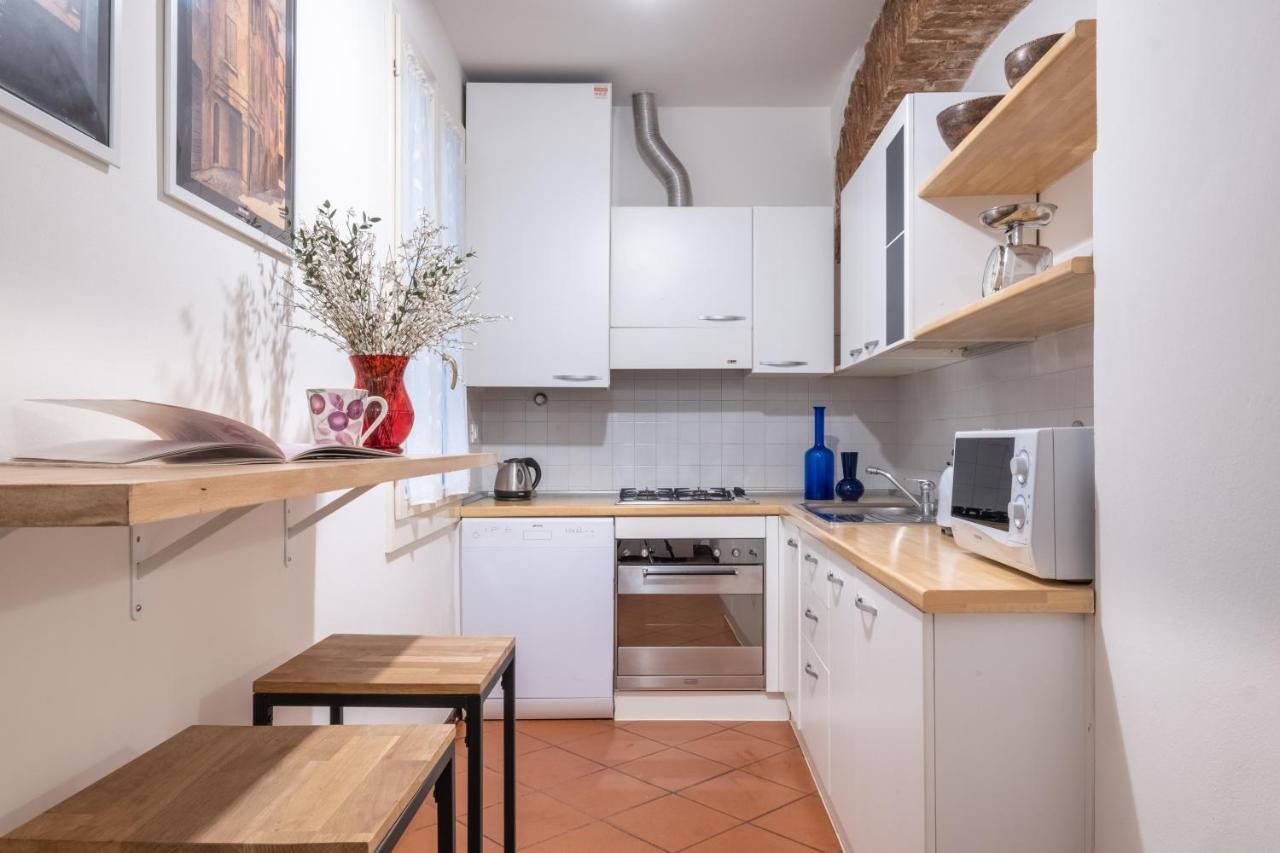 Lo Scrigno Delle 2 Torri! Nel Cuore Del Centro, Vicino A Via Rizzoli Bologna Exterior foto